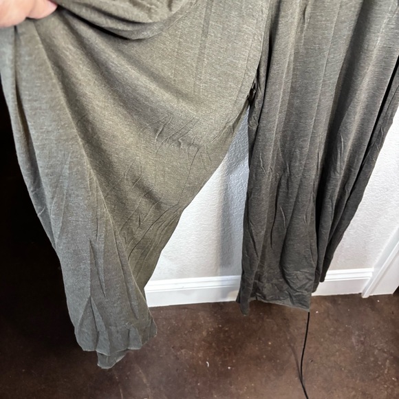 NATURAL LIFE Army Green  Sleeveless Jumpsuit Xtra Wide Leg One Size NEW - Picture 2 of 13
